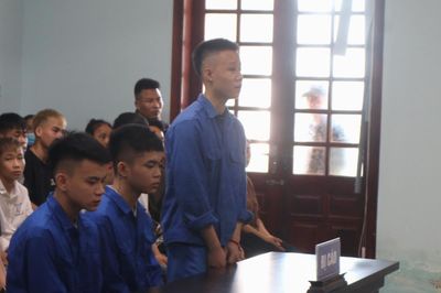Giải quyết mâu thuẫn bằng bạo lực, nhóm thanh niên lãnh án tù