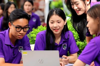 Hiểu 'Học viên thạc sĩ chính quy không được làm việc toàn thời gian' là chưa chính xác