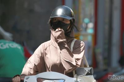 Hà Nội oi bức những ngày cuối tháng 9, nhiệt độ lên 36,8 độ C