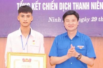 Tặng Bằng khen và Huy hiệu Tuổi trẻ dũng cảm cho nam sinh cứu hai anh em ruột đuối nước