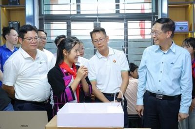 Từ nguy cơ bỏ học đến ước mơ làm chủ công nghệ của cô học trò vùng biên