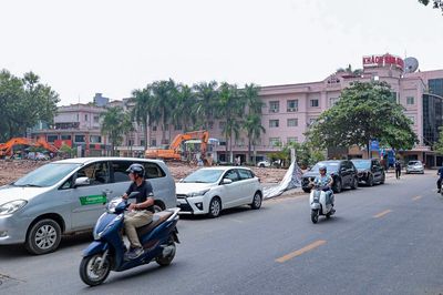 Phá dỡ các công trình trên đất 'vàng' ở Hà Nội, chuẩn bị xây tháp đôi 99 tầng