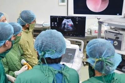 Lần đầu tiên tại Việt Nam, bác sĩ can thiệp bào thai bằng kỹ thuật FETO