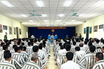Phối hợp tổ chức phiên tòa xét xử lưu động tại Trại giam Đắk Tân