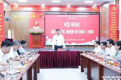 Yêu cầu đánh giá, xếp loại cán bộ theo quý nghiêm túc, thực chất