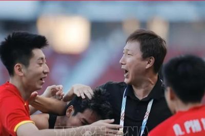 Tuyển Việt Nam - Tuyển Thái Lan: 'Ma thuật' của HLV Kim Sang-sik