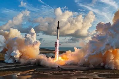 Starship lần đầu đưa 26 vệ tinh lên quỹ đạo: SpaceX biến tên lửa 5.000 tấn thành “xe tải vũ trụ”