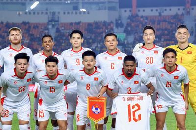 ĐT Việt Nam tri ân Xuân Son trước trận gặp Thái Lan