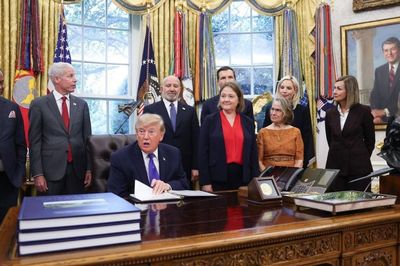 Tổng thống Trump công bố dự án nhà máy thép 15 tỷ USD tại Mỹ