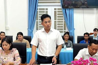 Ô Lâm kiến nghị tháo gỡ khó khăn trong xóa mù chữ cho người Khmer