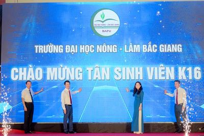 Gala chào tân sinh viên Trường Đại học Nông – Lâm Bắc Giang
