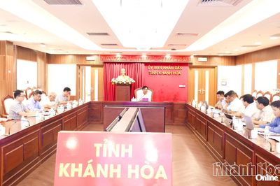 Phó Chủ tịch UBND tỉnh Trịnh Minh Hoàng họp về công tác bồi thường, giải phóng mặt bằng các dự án