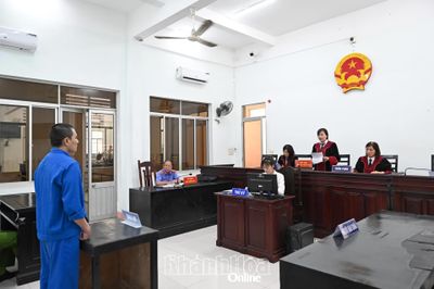 Lãnh 2 năm tù vì nghi ngờ, ghen tuông, tấn công người yêu