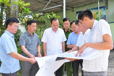 Kiểm tra tiến độ Dự án đầu tư xây dựng Nhà ở xã hội trên địa bàn phường Đông Kinh
