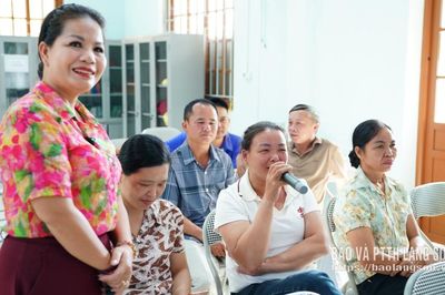 100 gia đình tham dự hội nghị chuyên đề “Cách ứng xử của cha, mẹ với con trong cuộc sống hiện đại ngày nay”
