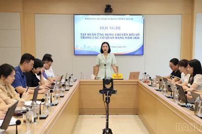 90 cán bộ các cơ quan Đảng tỉnh được tập huấn chuyển đổi số