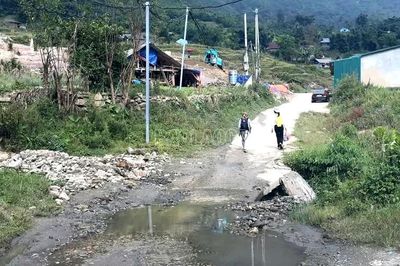 Vì sao đã 4 năm, đường vào trung tâm xã Tả Van vẫn chưa hoàn thành?