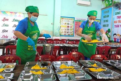 Kiểm soát dinh dưỡng bữa ăn học đường