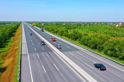 Nghiên cứu thí điểm 'làn vượt xe' trên 3 tuyến cao tốc