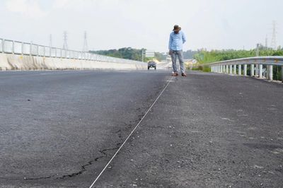 Tìm phương án xử lý vết nứt, sụt lún trên cao tốc Biên Hòa - Vũng Tàu đoạn gần sông Buông