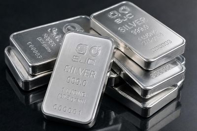 Ngày 29/9: Giá bạc trong nước và thế giới biến động trái chiều