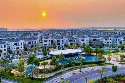 Cổ phiếu rơi về sát mệnh giá và 'phép thử' 8.000 tỷ đồng với Novaland
