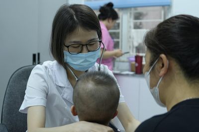 Ba bệnh lý trẻ rất dễ mắc lúc sang Thu, phụ huynh tuyệt đối không được chủ quan