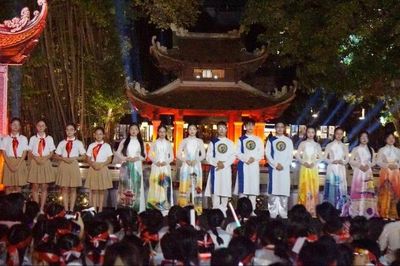 Học sinh Thủ đô tìm hiểu Văn Miếu - Quốc Tử Giám