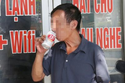 Vừa bị phạt 9 triệu đồng, tài xế 'ma men' lại mua bia uống tiếp