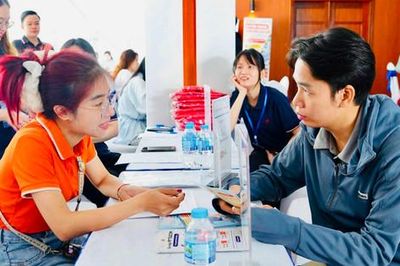 Hà Nội: Nhiều cơ hội việc làm, đãi ngộ hấp dẫn người lao động