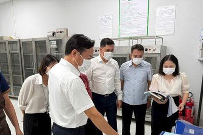 Phường Hồng Hà tăng cường kiểm tra an toàn thực phẩm tại trường học