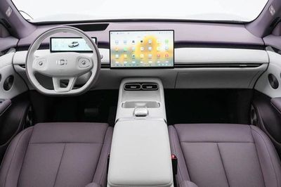 SUV hạng D giá 542 triệu đồng cùng cỡ Toyota Fortuner, sở hữu 5 phiên bản, mạnh 367 mã lực, trang bị tiên tiến
