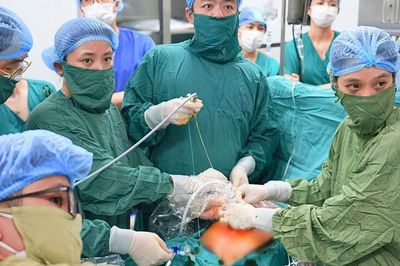 Lần đầu tiên tại Việt Nam: Thực hiện thành công can thiệp FETO cứu thai nhi thoát vị hoành nặng
