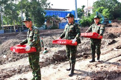 Phát hiện thêm 6 bộ hài cốt liệt sĩ tại Công viên Lê Thị Riêng