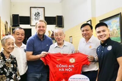 Tri ân các cựu cầu thủ - những người làm nên 70 năm vẻ vang của đội bóng đá Công an Hà Nội