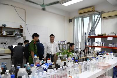 Khởi tố 28 bị can 'bán giấy ăn tiền'