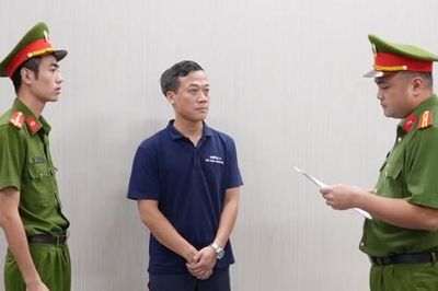 Bắt Chủ tịch Hội đồng quản trị Công ty Cổ phần đầu tư du lịch Mặt trời Việt Nam