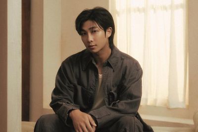 RM (BTS) đưa 140 tác phẩm đắt giá sang Mỹ triển lãm