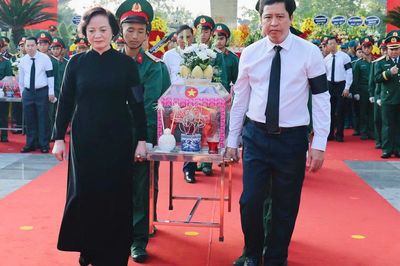 Phó Thủ tướng Phạm Thị Thanh Trà dự Lễ truy điệu, an táng hài cốt liệt sĩ tại Lào Cai