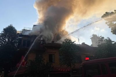 Hà Nội: Cháy tại nhà hàng 3 tầng trên phố Tăng Bạt Hổ, không có thiệt hại về người