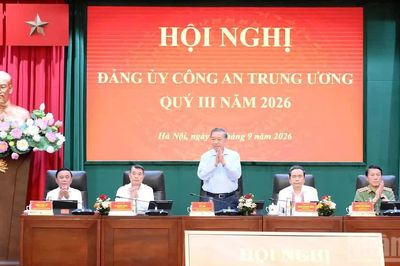 Công an nhân dân tiếp tục gương mẫu thực hiện các chủ trương, nghị quyết của Đảng