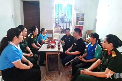 Điểm tựa từ những 'mẹ đỡ đầu' ở Quân khu 4
