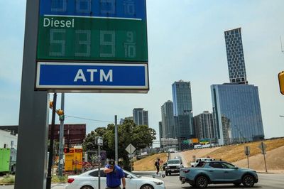 Bang Texas của Mỹ ban bố tình trạng thảm họa vì giá dầu diesel tăng vọt
