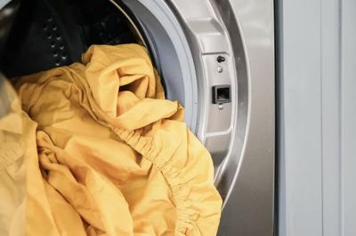Bao lâu nên giặt ga giường và khăn tắm một lần?