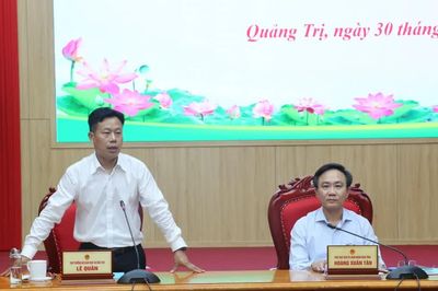 Thứ trưởng Lê Quân làm việc với tỉnh Quảng Trị về triển khai nhiệm vụ năm học