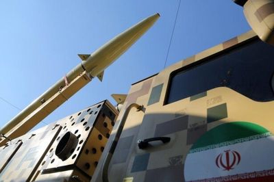 Xung đột Mỹ-Iran: Mỹ áp trừng phạt mới, Tehran cảnh báo đòn phủ đầu nếu bị đe dọa