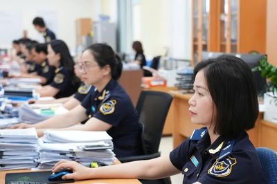 Đề xuất ô tô dưới 16 chỗ, rượu, bia, thuốc lá, xăng phải làm thủ tục tại cửa khẩu nhập