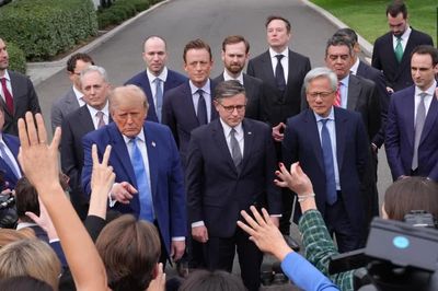 Tổng thống Mỹ Trump ký 'hiến pháp' AI cùng các trùm công nghệ