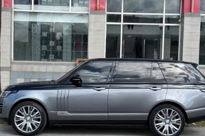Showroom xe sang rao bán 'cắt lỗ' cả tỷ đồng