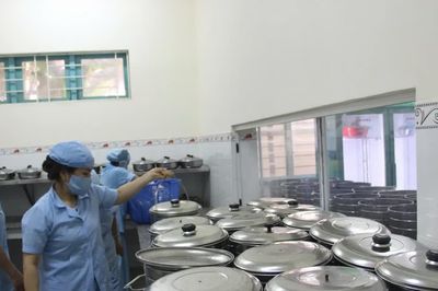 Khánh Hòa siết bữa ăn bán trú, không chọn nhà cung cấp chỉ vì giá rẻ